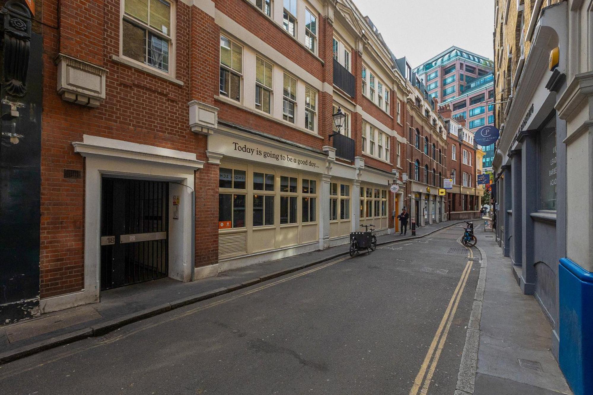 Central Servised Apartments On Artillery Lane 伦敦 外观 照片